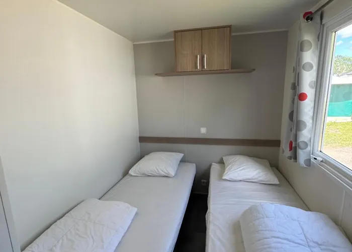 مكان تخييم La De L'orb Cessenon-sur-Orb